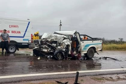 Tragedia en Santiago del Estero: padre e hijo murieron en un violento accidente contra un camión