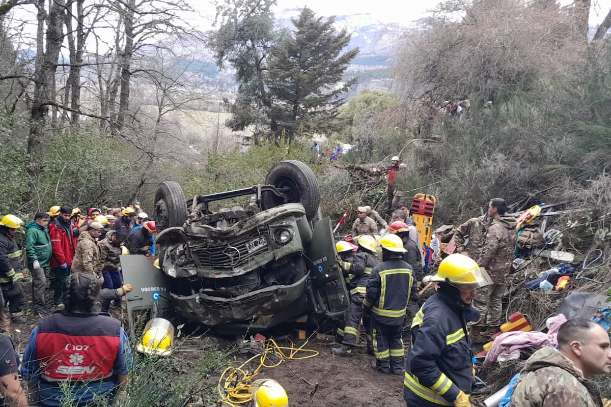 Trágica caída de un camión del Ejército en San Martín de los Andes