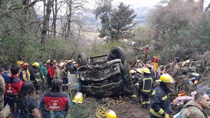Trágica caída de un camión del Ejército en San Martín de los Andes
