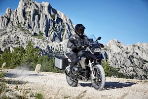 Trails. Las motos de este tipo son las mejores para viajes largos por su capacidad para circular tanto en asfalto como en ripio o tierra