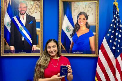 Trámite del pasaporte salvadoreño en Estados Unidos (Facebook/Consulados de El Salvador en Estados Unidos)