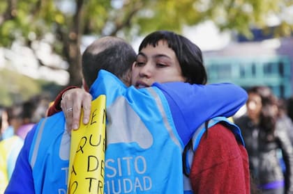 La novia del inspector de tránsito Santiago Siciliano, quien se encuentra internado y en grave estado, en terapia intensiva