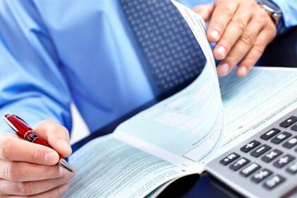 Transporte, luz, garrafa social, prepagas y aportes al servicio doméstico son los sectores que percibirán aumentos a partir de febrero y pesarán en el bolsillo de los consumidores