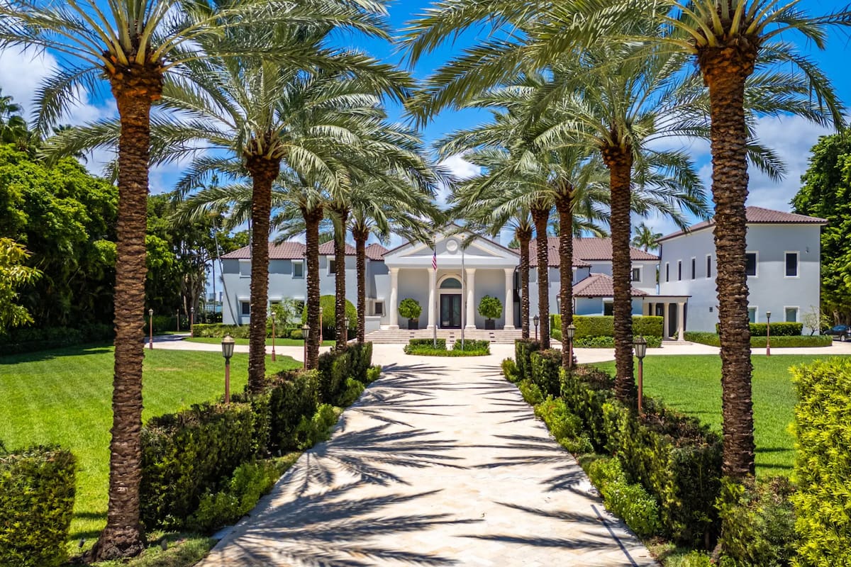 Tras comprar en julio, Todd Michael Glaser puso de nuevo en venta la mansión de North Bay Road pero por US$169 millones