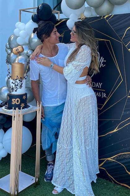 Tras conocer al cantante, la top model dejó Brasil y se instaló en Miami para continuar apostando a su gran historia de amor con Iglesias.