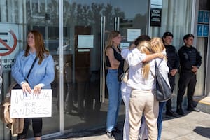 Tras conocer el veredicto, los familiares de Blaquier se fundieron en un abrazo
