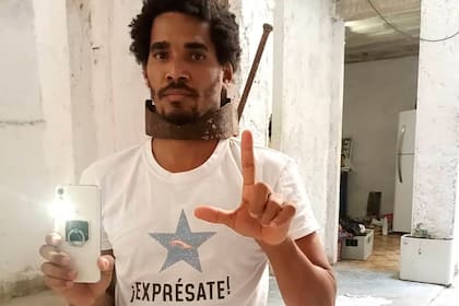 Tras cumplir cinco años de condena, Estados Unidos le concedió un permiso humanitario y su embajada en La Habana facilitó el viaje a Miami