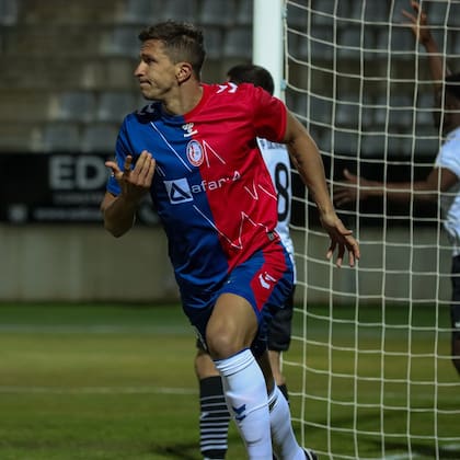 Tras dejar el fútbol profesional, Gianluca se suma al mundo de la representación deportiva