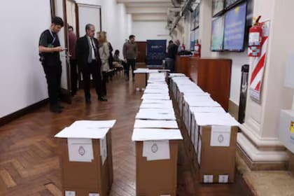 Tras el cierre de los comicios, a las 18 horas comenzará el recuento de votos