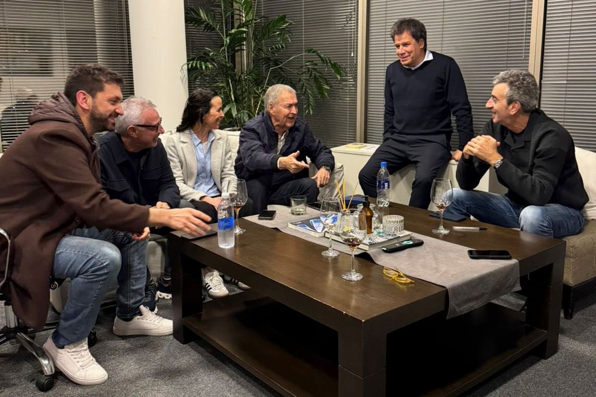 Tras el cierre del frente, referentes de Somos Buenos Aires escuchaban a Schiaretti