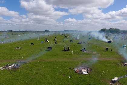 Tras el desalojo del jueves, la Justicia le restituyó el predio a sus dueños; en el gobierno bonaerense crece la preocupación por una ocupación en Los Hornos, localidad de La Plata