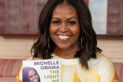 Tras el éxito de Becoming, que incluso se convirtió en documental en Netflix, Michelle Obama presenta su libro "The Light We Carry: Overcoming in Uncertain Times", que será publicado en noviembre