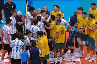 Tensión en la final del Sudamericano de vóleibol: un gesto provocador desató un cruce entre la Argentina y Brasil