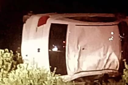 Tras el fuerte impacto el rodado terminó con destrucción total, lo que dificultó el rescate del menor.