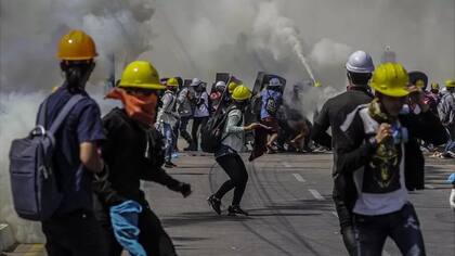 Tras el golpe militar hubo numerosas protestas callejeras que fueron duramente reprimidas