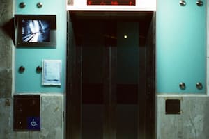 Tras el hallazgo en el ascensor, comenzó una rigurosa investigación