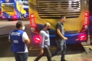 Tras el partido, Riquelme volvió a ingresar a la Bombonera para reunirse con los jugadores de Boca en el vestuario local