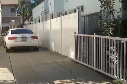 Tras el procedimiento, los oficiales dejaron en el lugar la camioneta y las herramientas del trabajador