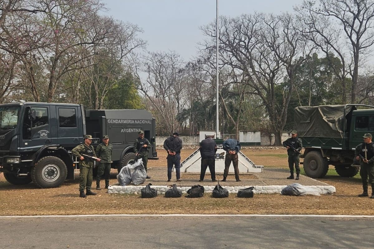 Tras el tiroteo, Gendarmería arrestó a tres contrabandistas y decomisó 122 kilos de cocaína