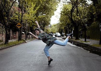 Tras finalizar sus estudios en Buenos Aires, la bailarina armó las valijas y se mudó a México para continuar con su carrera (Foto: Instagram @cardonacami)