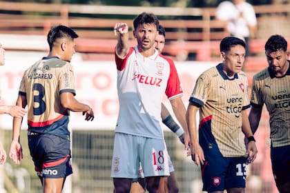Tras golear a Cerro Porteño, Huracán se medirá en Uruguay con Cúcuta, de Colombia, que viene de superar a San Lorenzo de Almagro.