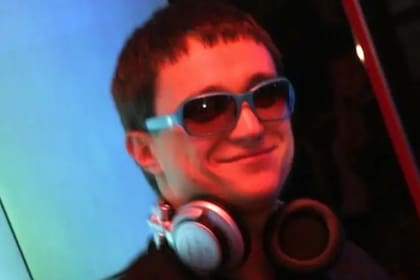 Tras hackear durante el día, Penchukov actuaba como DJ Slava Rich por la noche