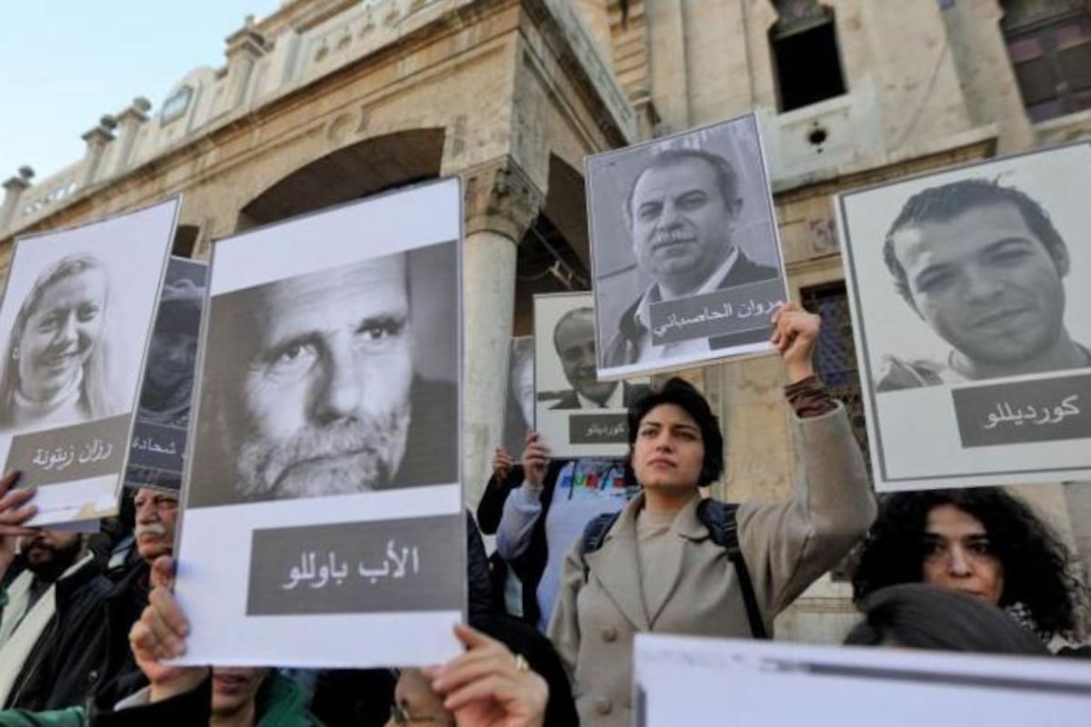 Tras la caída del gobierno de Bashar al Assad, muchas familias han estado exigiendo información sobre el paradero de sus seres queridos