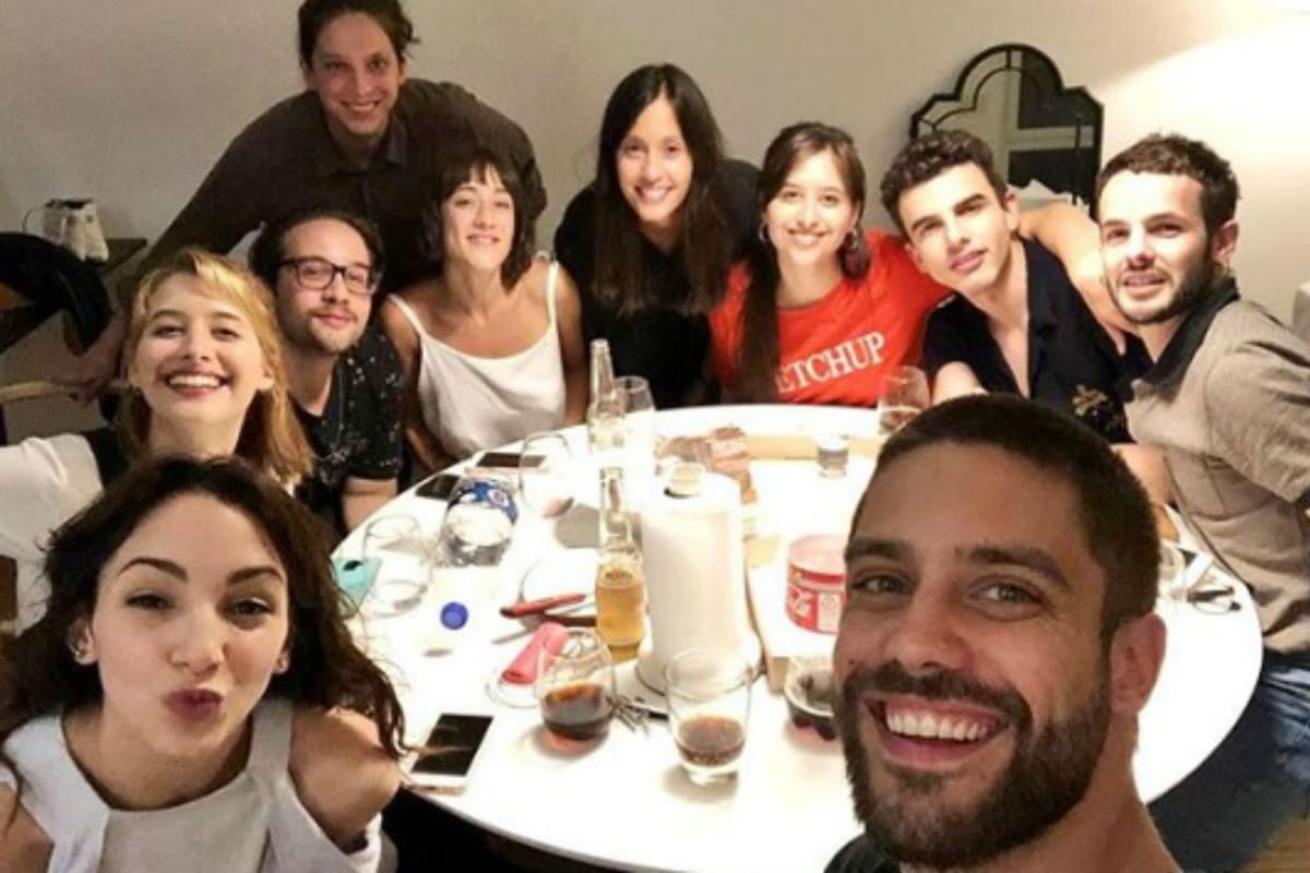 Tras la denuncia de violación contra Juan Darthés realizada por la actriz, sus excompañeros de la tira se juntaron a cenar con la joven