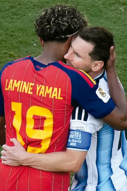 Tras la derrota, Lionel Messi felicitó a Lamine Yamal, estrella de la selección española