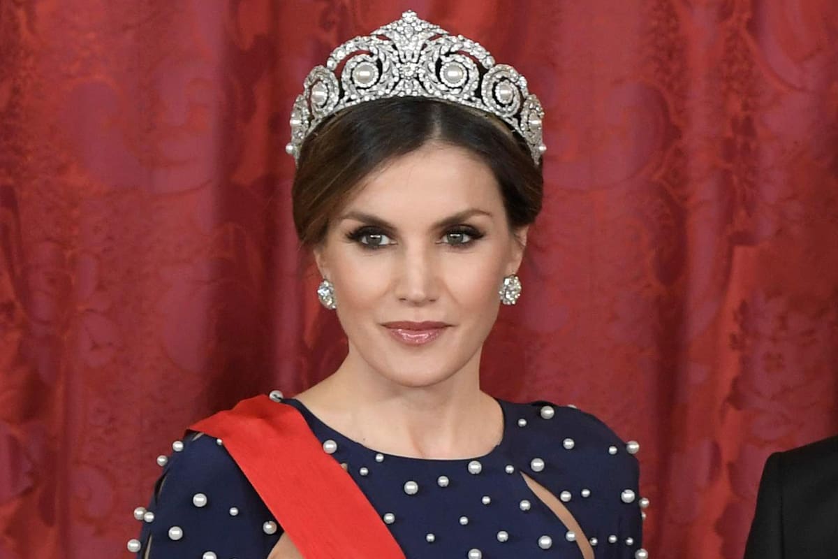Tras la disputa que la expuso como rival de su suegra, la mujer de Felipe VI eligió una tiara que fue marca registrada de la reina Sofía