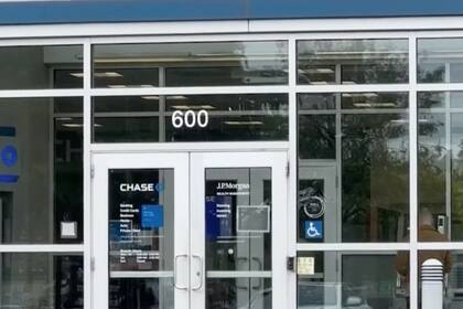 Tras la presión mediática, Chase devolvió los fondos y la lotería emitió un nuevo cheque