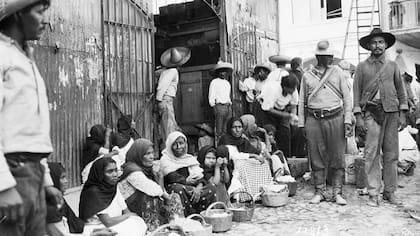 Tras la revolución, gran parte de las mujeres volvieron a sus roles tradicionales.