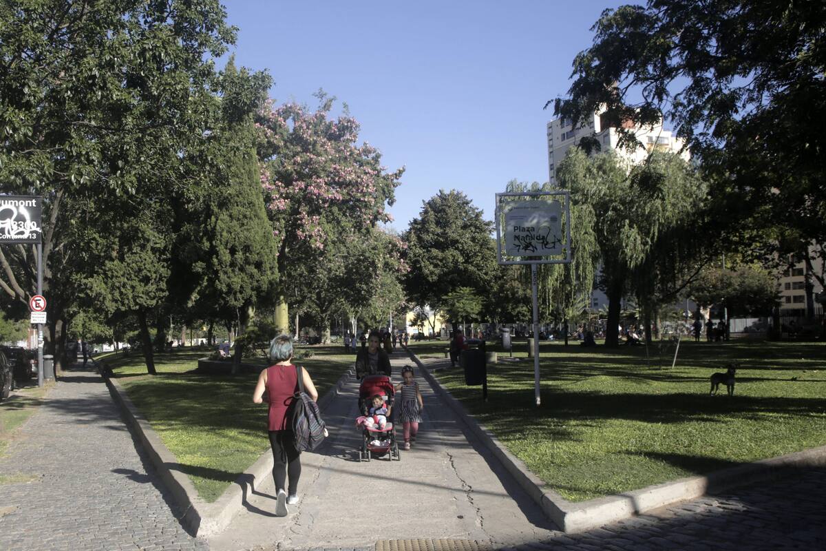 Tras la seguidilla de cuestionadas intervenciones, la Ciudad y las juntas comunales solo colocan vallas en casos de vandalismo o por pedido vecinal; los espacios abiertos se mantienen en buen estado