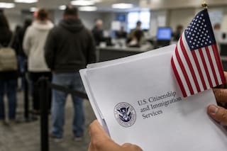 El Uscis respondió al fallo que permite ONGs en ceremonias de naturalización