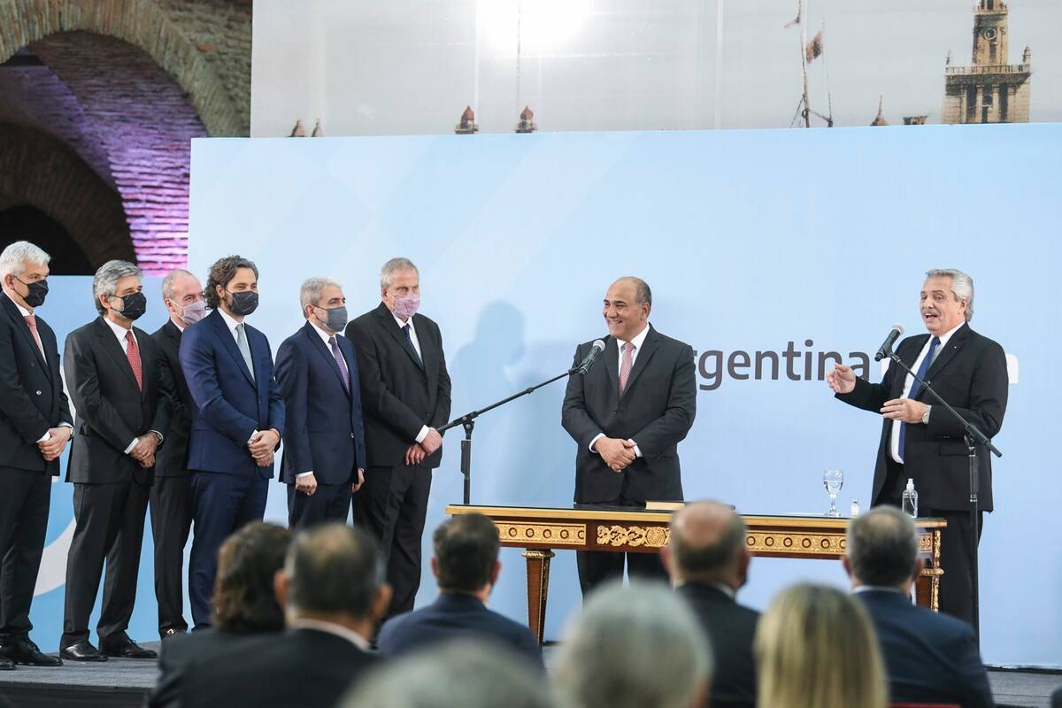 Tras las PASO, asumieron nuevos miembros en el Gabinete; el Gobierno recurrió a la política del cambio de nombres; pero no hay evidencia del efecto sanador de esa política