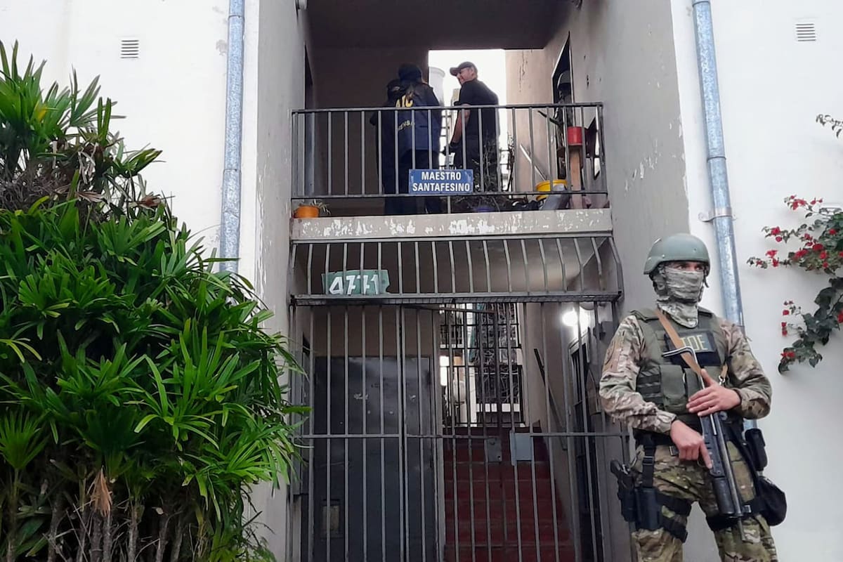 Tras los homicidios de Virginia Ferreyra y de su madre Claudia, fue allanado el edificio que había sido blanco original de los disparos