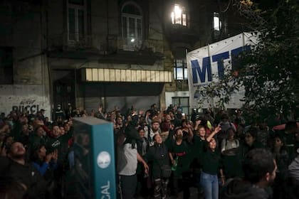 Tras los incidentes, los recicladores exigieron la liberación de los detenidos.