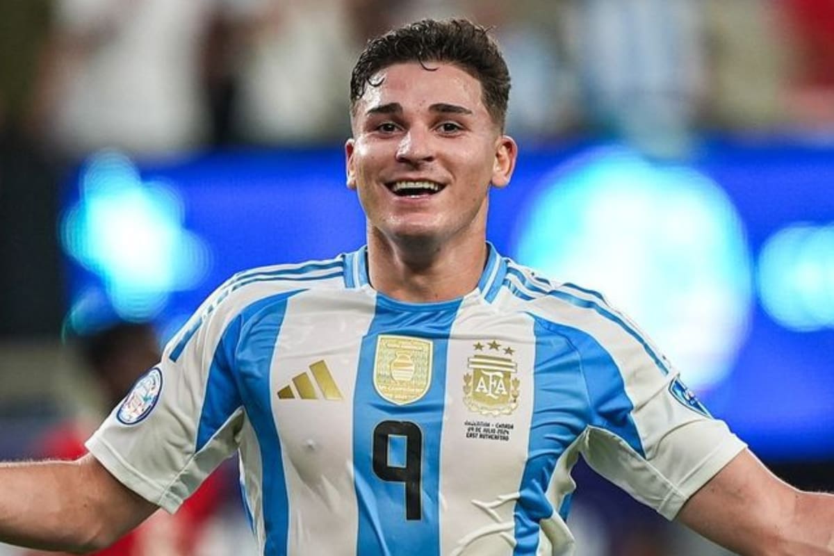 Tras los Juegos Olímpicos de París, Julián Álvarez se fue de vacaciones y se encontró con otro campeón del mundo (Foto: Instagram @juliaanalvarez)