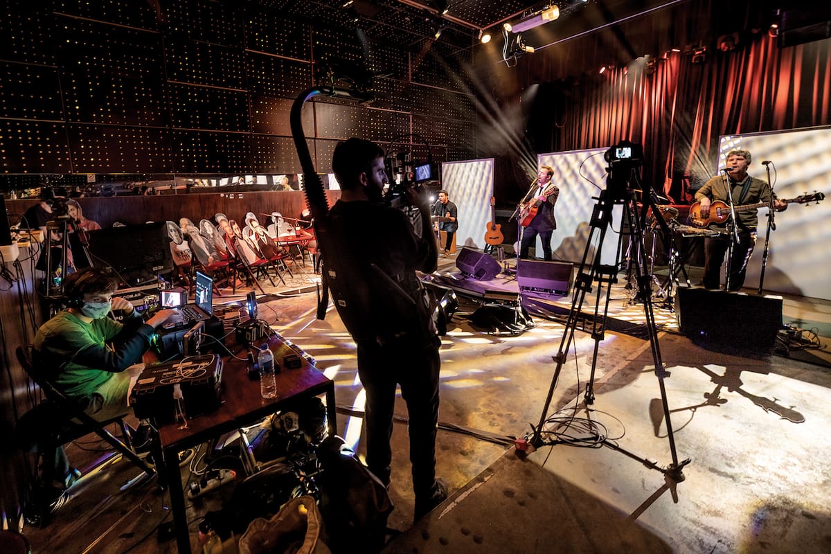 Tras meses de parate, la música en vivo comenzó a reactivarse con el streaming en el último mes. Cómo es la experiencia de un formato al que nunca se le había dado prioridad