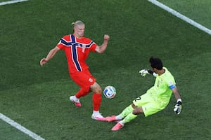 Haaland marcó sus primeros dos goles en un Mundial y Noruega le está ganando a Irak