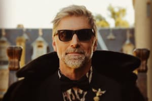 Tras recuperarse del covid, Horacio Cabak volvió a conducir La jaula de la moda y Polémica en el bar