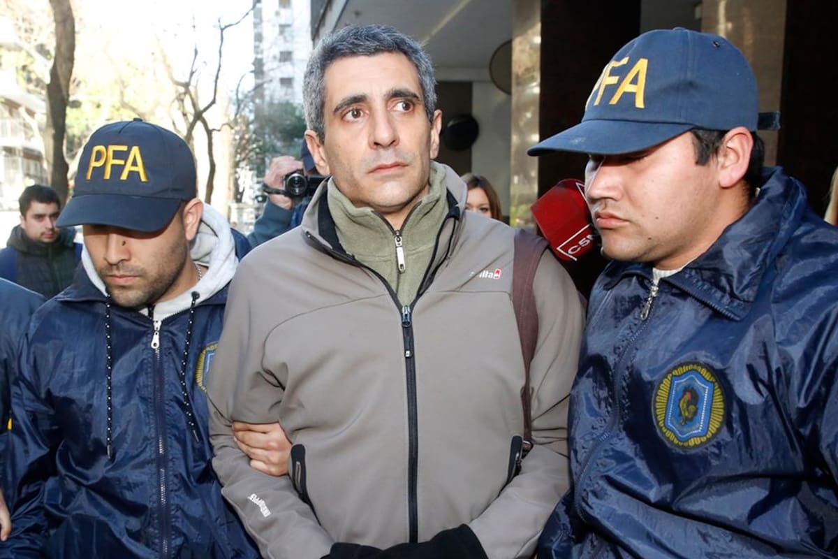 Tras relatar su odisea en el Ministerio de Planificación, recibió cartas documento del preso por corrupción