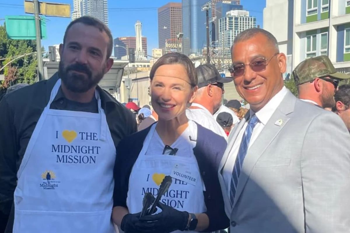 Tras separarse de Jennifer Lopez, Ben Affleck pasó el Día de Acción de Gracias con su exesposa Jennifer Garner y los tres hijos que tienen en común