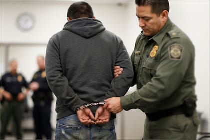 Tras ser detenido por la CBP, Ernesto Orozco-Viramontes admitió que era un ciudadano mexicano y que había comprado el acta de nacimiento de su primo fallecido por US$300