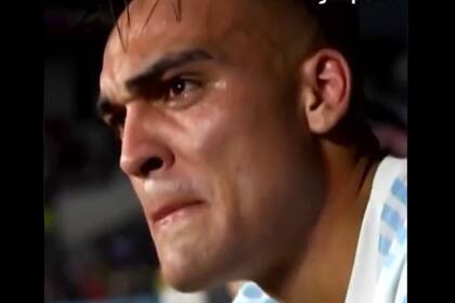Tras ser reemplazado en el segundo tiempo, Lautaro Martínez dejó aflorar sus emociones en el Monumental