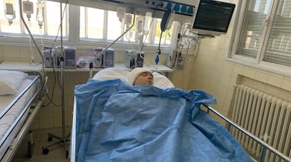 Tras ser trasladado de urgencia por su familia a la guardia médica, una serie de estudios neurológicos y una tomografía revelaron finalmente lo que ocurría: la presencia de un tumor cerebral maligno.