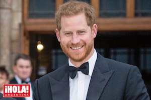 Tras su alejamiento de la Corona, el hijo del rey Carlos III perdió todos sus títulos militares como capitán general de los Marines Reales, comandante honorario de la Real Fuerza Aérea y comodoro jefe de la Royal Navy Small Ships and Diving.