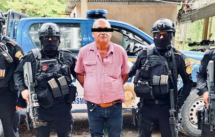 Tras su arresto, Ronaldo Ventura Alvarado fue traslado vía aérea hacia la Fuerza Aérea Guatemalteca