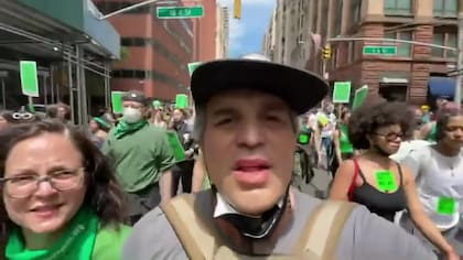 Tras su participación en la marcha para defender el derecho al aborto en Nueva York, Mark Ruffalo se movilizó también para exigir una mayor regulación en el acceso a las armas de fuego