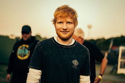 Tras su rotundo éxito, el cantante se retira por un tiempo de la música